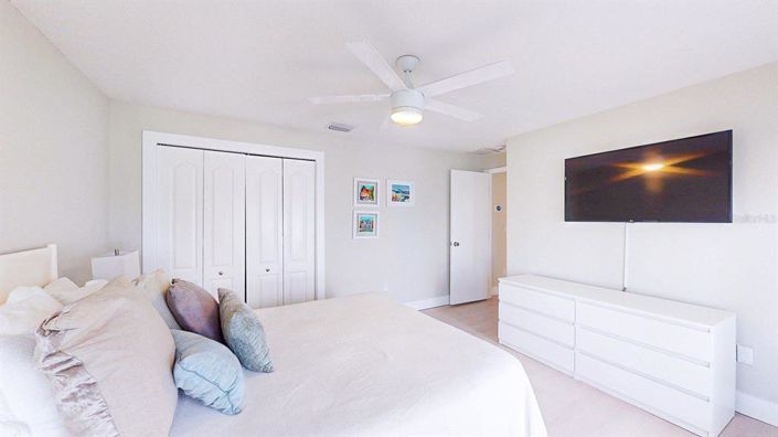 Image No.43-4 Bed Property for sale