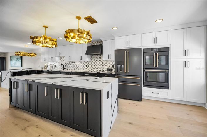 Image No.12-3 Bed Property for sale