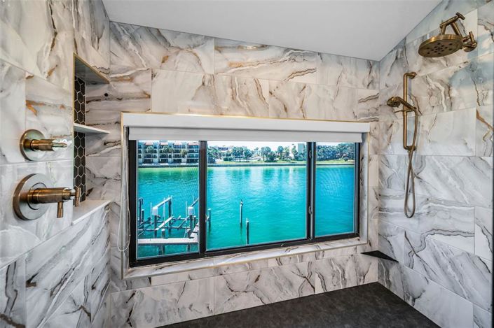 Image No.28-3 Bed Property for sale