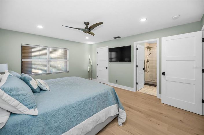 Image No.31-3 Bed Property for sale