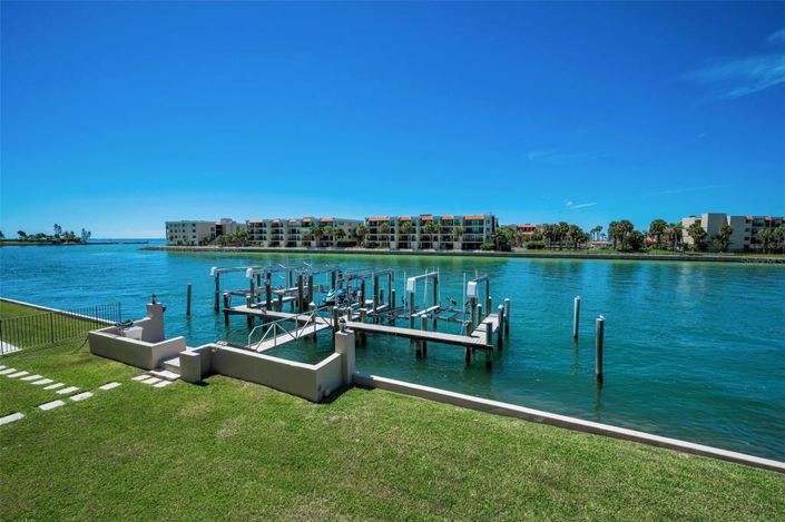 Image No.41-3 Bed Property for sale