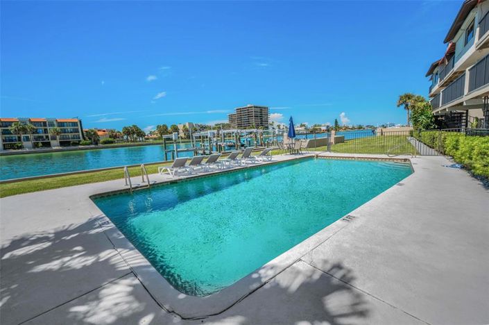 Image No.42-3 Bed Property for sale