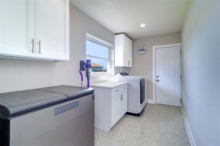 Image No.27-3 Bed Property for sale