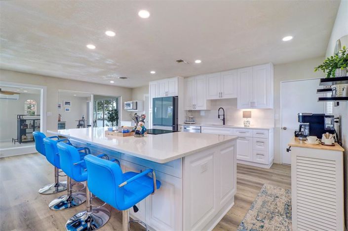 Image No.5-3 Bed Property for sale