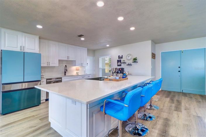 Image No.8-3 Bed Property for sale