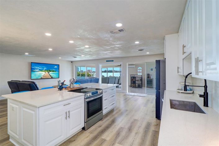 Image No.9-3 Bed Property for sale