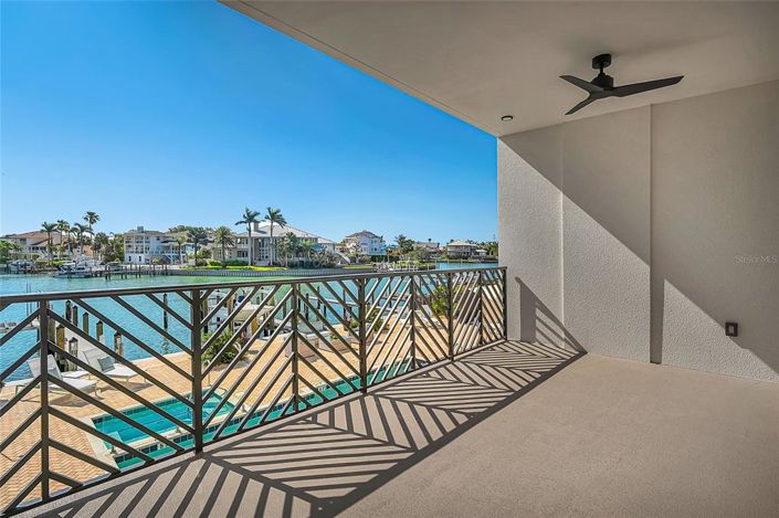 Image No.3-Propriété de 4 chambres à vendre à Floride