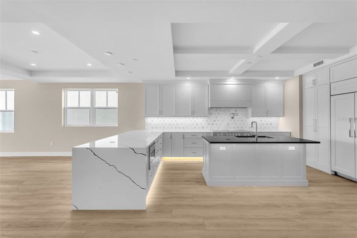 Image No.10-4 Bed Property for sale