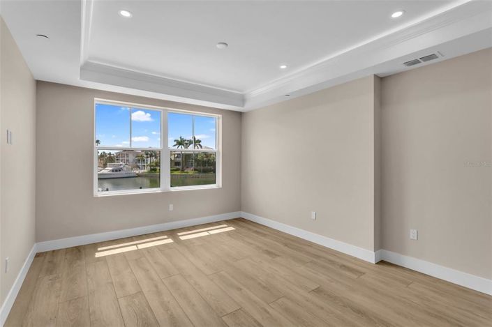 Image No.30-4 Bed Property for sale