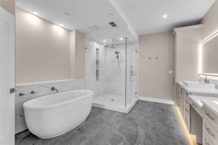 Image No.33-4 Bed Property for sale