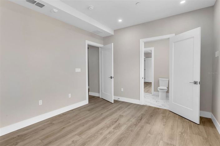 Image No.37-4 Bed Property for sale