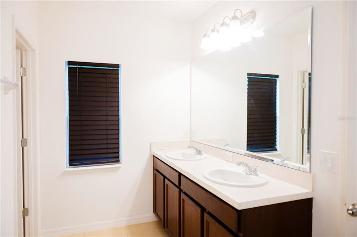 Image No.6-Propriété de 4 chambres à vendre à Kissimmee