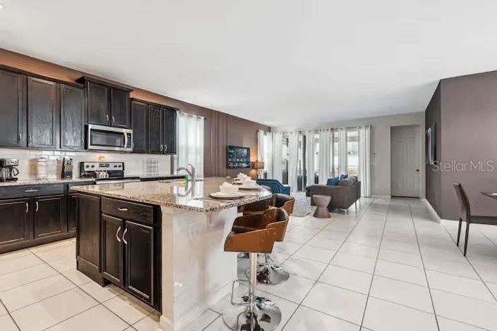 Image No.5-Propriété de 5 chambres à vendre à Kissimmee