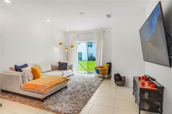 Image No.2-Maison de ville de 4 chambres à vendre à Kissimmee