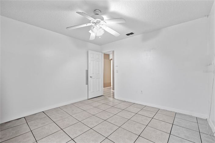 Image No.12-Propriété de 4 chambres à vendre à Kissimmee