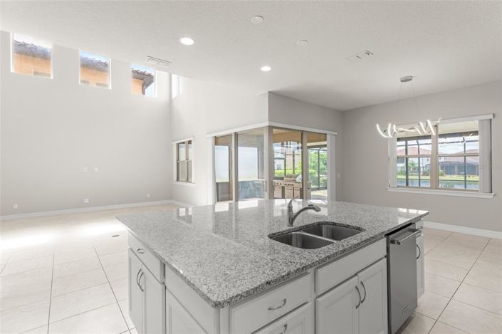 Image No.5-Propriété de 4 chambres à vendre à Orlando