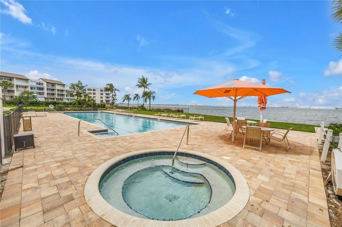 Image No.41-2 Bed Property for sale