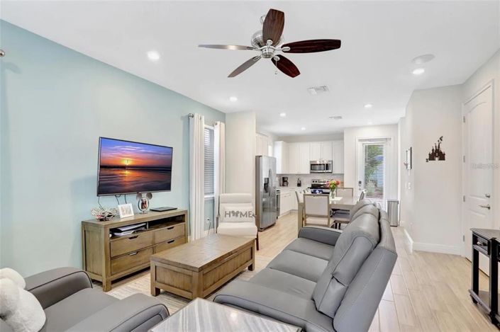 Image No.2-4 Bed Property for sale