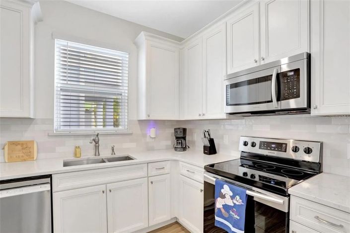 Image No.8-4 Bed Property for sale