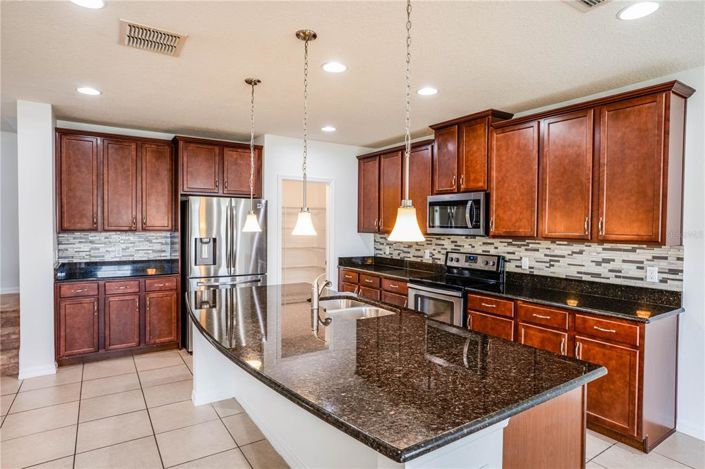 Image No.4-Propriété de 4 chambres à vendre à Kissimmee