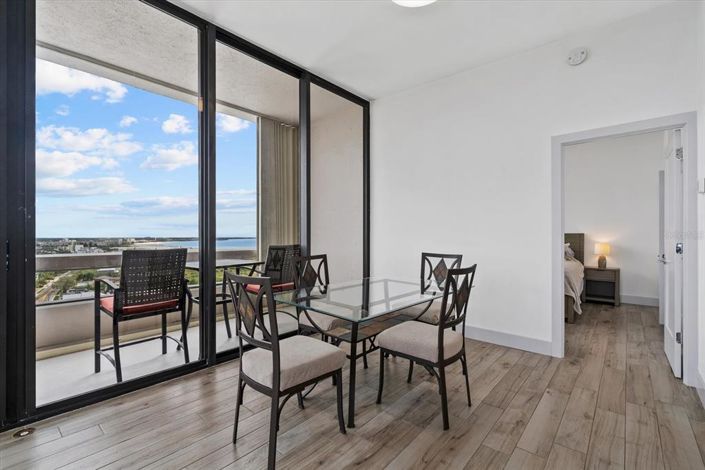 Image No.8-Propriété de 2 chambres à vendre à Sarasota