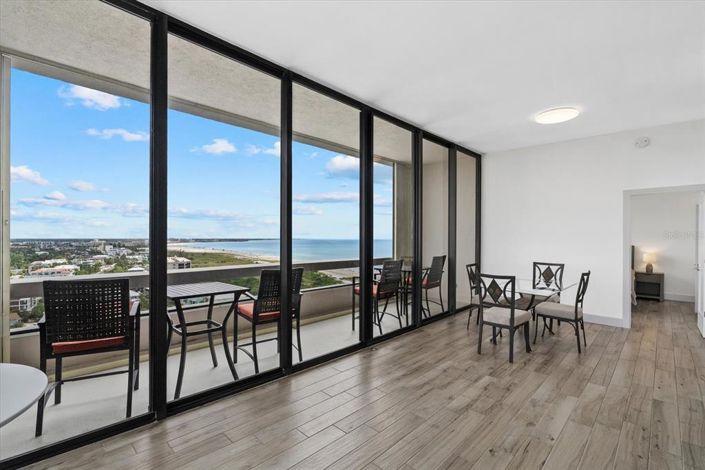 Image No.9-Propriété de 2 chambres à vendre à Sarasota