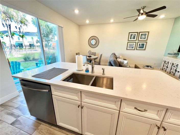 Image No.14-3 Bed Townhouse for sale