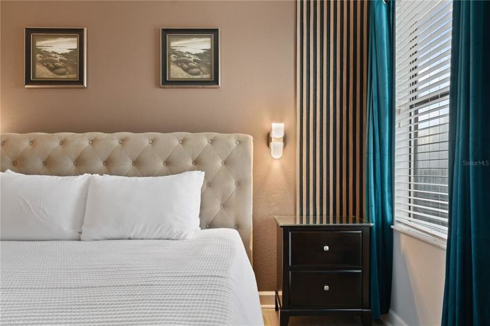 Image No.25-8 Bed Property for sale