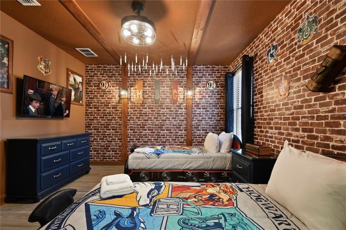 Image No.28-8 Bed Property for sale