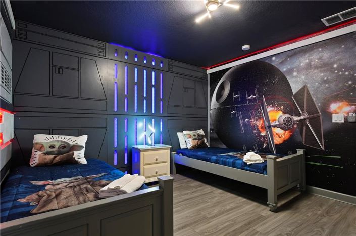 Image No.40-8 Bed Property for sale