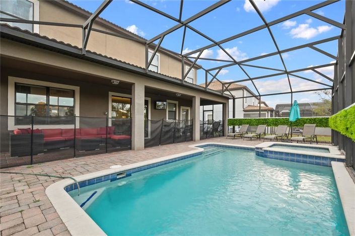 Image No.54-8 Bed Property for sale