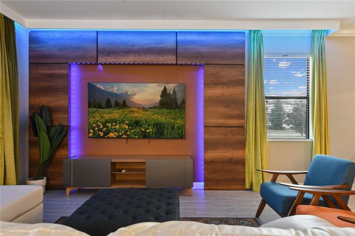 Image No.8-8 Bed Property for sale