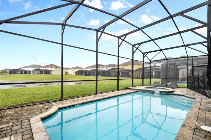 Image No.24-9 Bed Property for sale