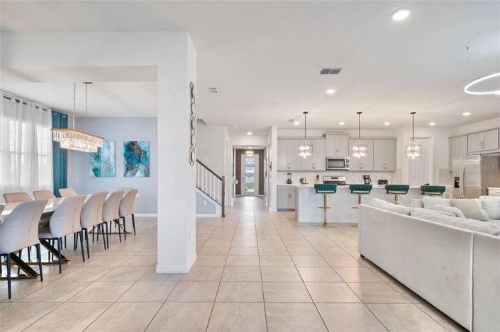 Image No.4-9 Bed Property for sale