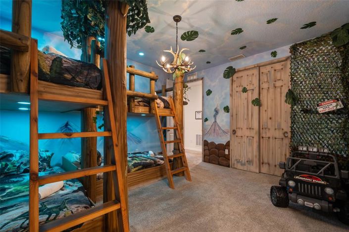 Image No.43-9 Bed Property for sale