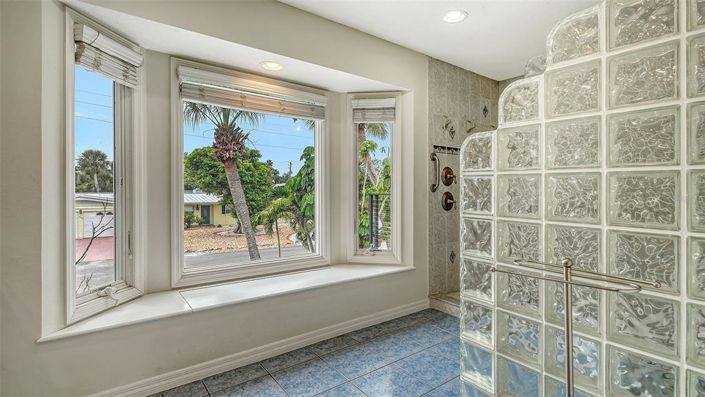 Image No.10-Propriété de 3 chambres à vendre à Sarasota