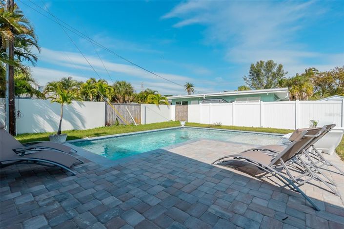 Image No.2-Propriété de 4 chambres à vendre à Holmes Beach