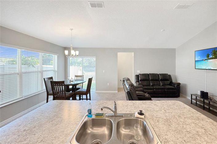 Image No.6-Propriété de 4 chambres à vendre à Davenport