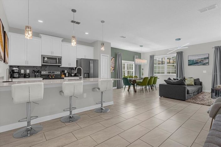 Image No.13-5 Bed Townhouse for sale