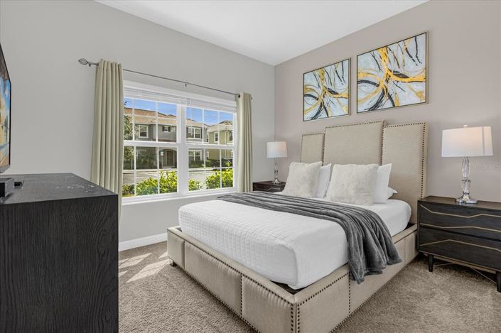 Image No.8-5 Bed Townhouse for sale