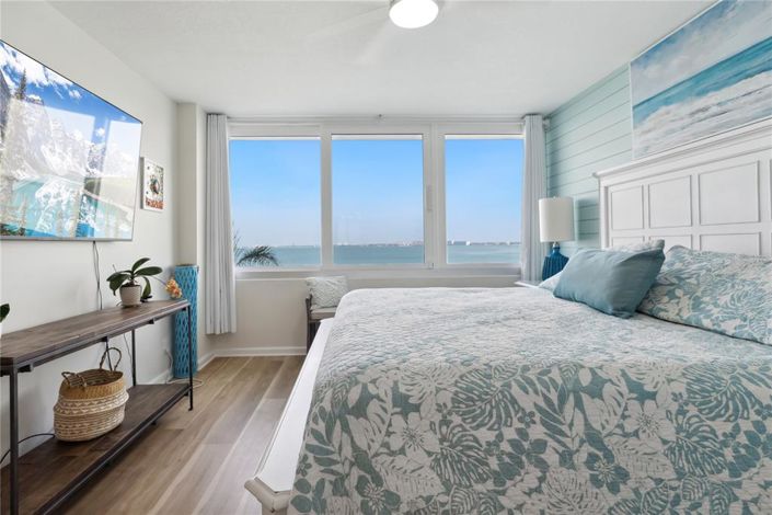 Image No.18-2 Bed Property for sale