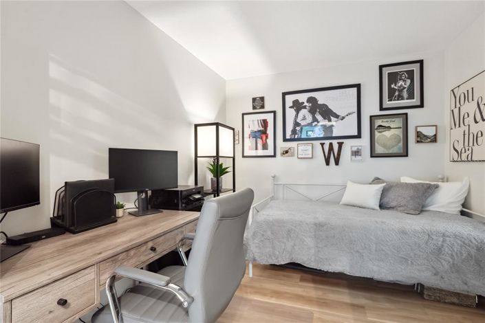 Image No.24-2 Bed Property for sale