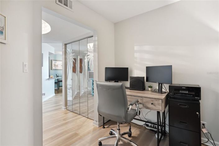 Image No.25-2 Bed Property for sale