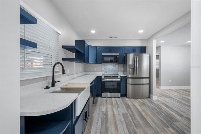 Image No.11-2 Bed Property for sale