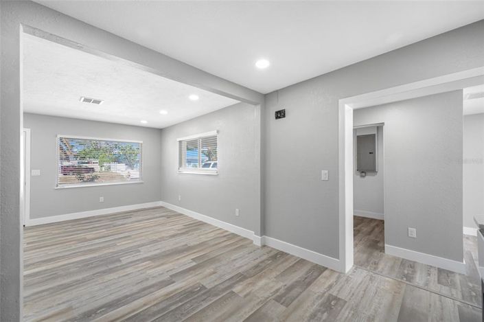 Image No.7-2 Bed Property for sale