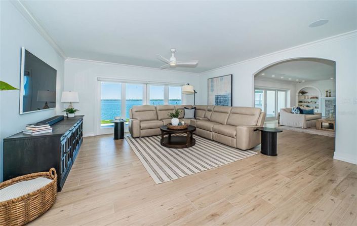 Image No.20-4 Bed Property for sale