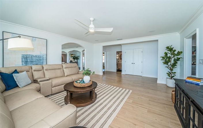 Image No.21-4 Bed Property for sale