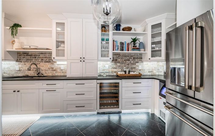 Image No.40-4 Bed Property for sale