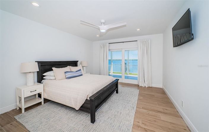 Image No.54-4 Bed Property for sale