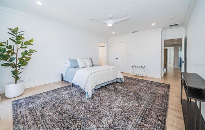 Image No.58-4 Bed Property for sale